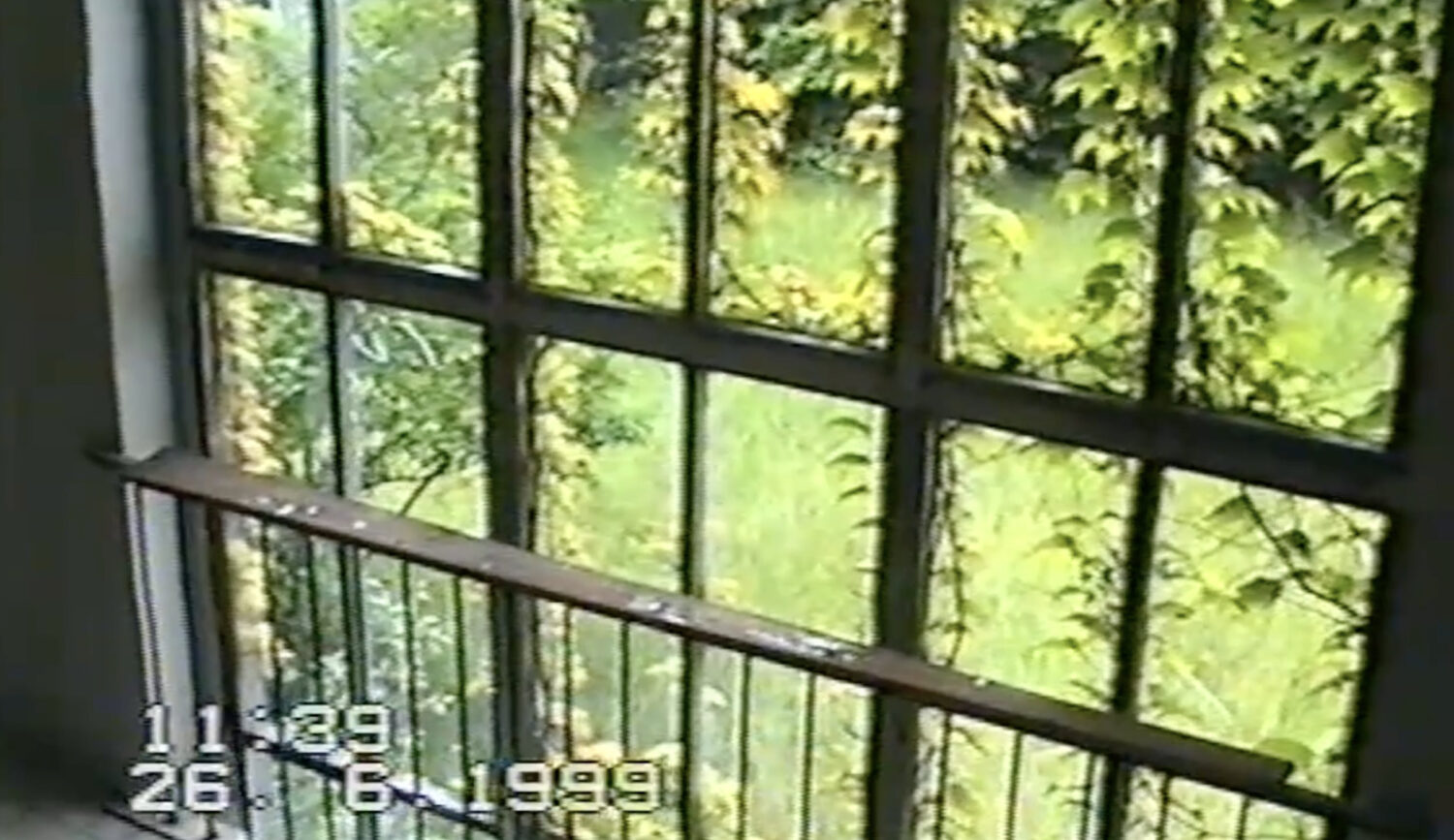 Video AmphPiKp600 – Kompaniegebäude von innenVideo AmphPiKp600 – Weg zum Mannschaftsheim, Video/Bild: Hans-Heinrich Lippert