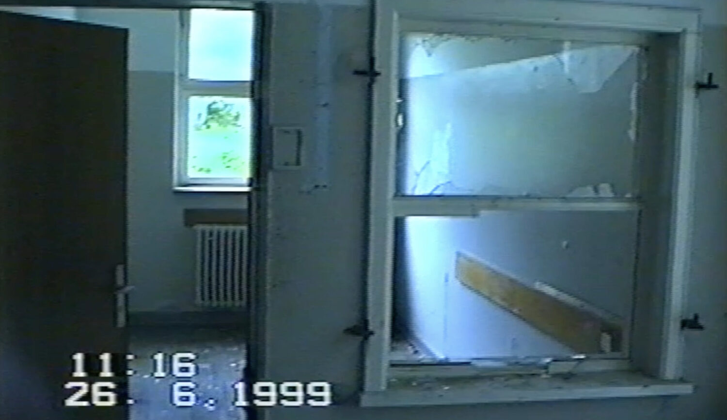 Video AmphPiKp600 – Kompaniegebäude von innenVideo AmphPiKp600 – Weg zum Mannschaftsheim, Video/Bild: Hans-Heinrich Lippert